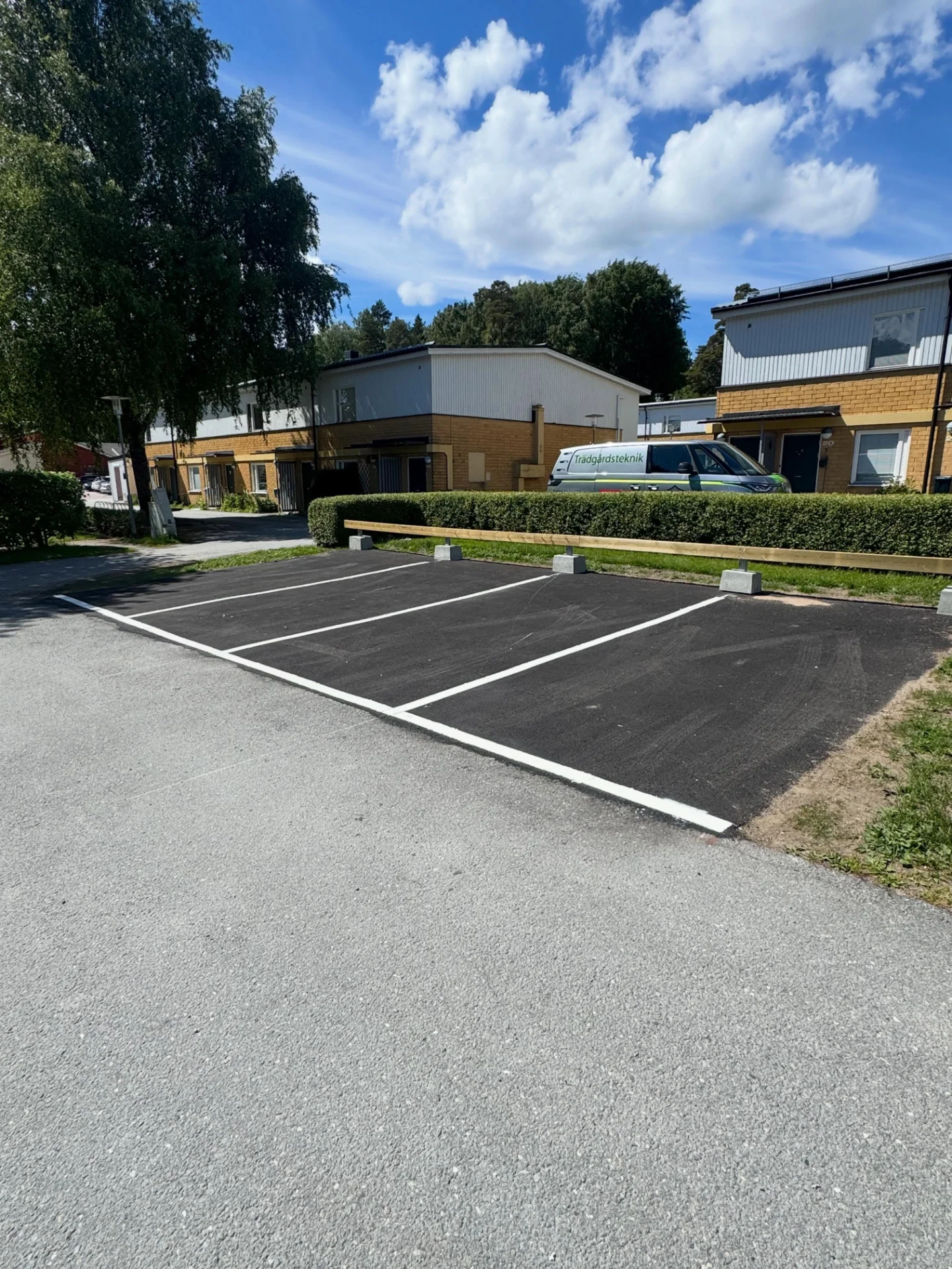 Parkeringsmålning i Örebro — Ett urval av våra parkeringsprojekt, utfört av Örebro Vägmarkering